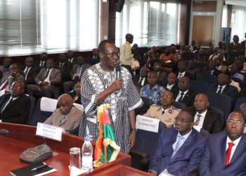 Le MP lors de son allocution au PAA