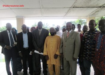 Sit-in devant le Consulat burkinabé, « Procès ou libération pour Kiébré Seydou», exigent les Sans Voix