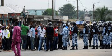 Côte d’Ivoire : La police disperse des manifestations de l’opposition à Abidjan
