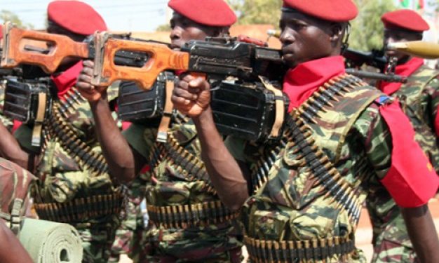 Burkina Faso: le RSP «refuse» de poursuivre son désarmement