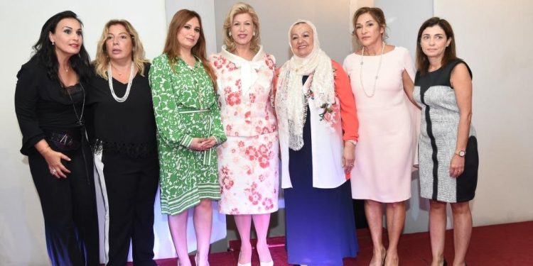 Œuvres de charité : Dominique Ouattara apporte son soutien à une Association Féminine Libanaise de bienfaisance