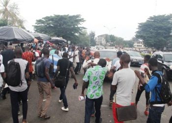 Abobo : Affrontements entre chauffeurs de Gbaka et étudiants