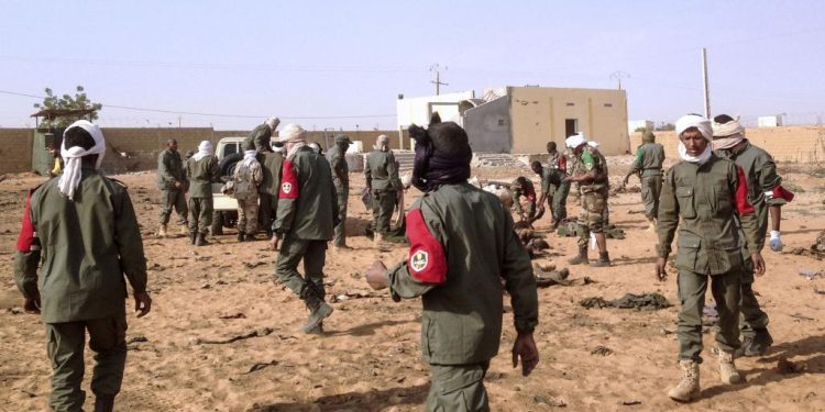 Mali: un attentat-suicide fait au moins 44 morts dans un camp à Gao