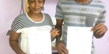 Formation : Deux journalistes reçoivent leur attestation de fin de stage à LebelEditions