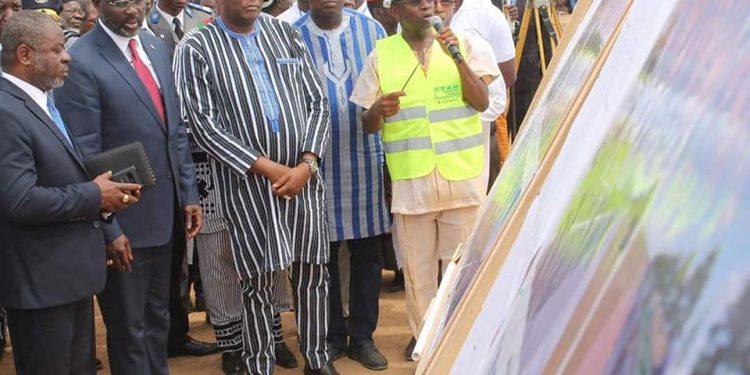 Décès de Salif Diallo: Le Président Kaboré a signé le registre de condoléances