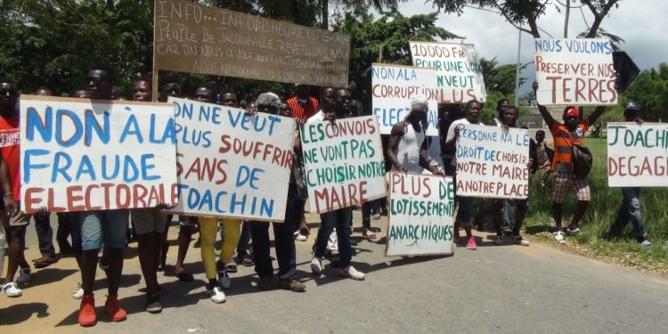 Contentieux électoral/Jacqueville : Des manifestants tiennent un sit-in devant la préfecture