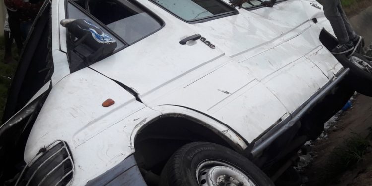 Yopougon : Un «gbaka» termine sa course dans un caniveau, plusieurs blessés