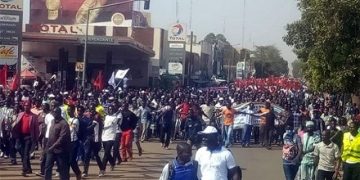 Hausse du coût du  carburant: Des milliers de Burkinabè ont protesté dans les rues
