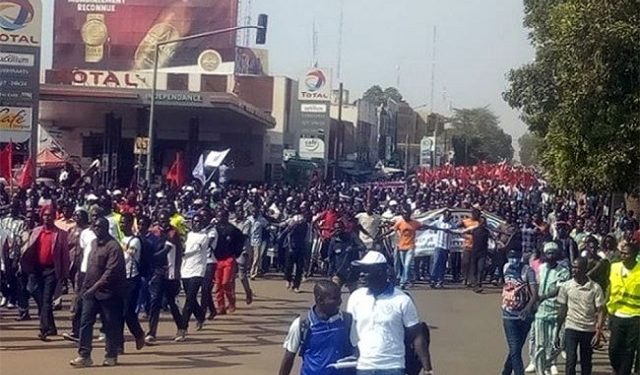 Hausse du coût du  carburant: Des milliers de Burkinabè ont protesté dans les rues