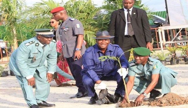 Journée nationale de paix : Ouattara prend part à un ‘’planting d’arbres’’