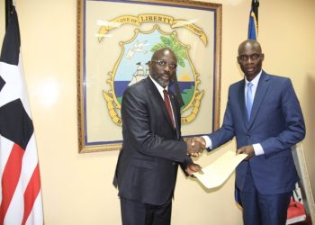 Macron félicite George Weah et l’invite à Paris