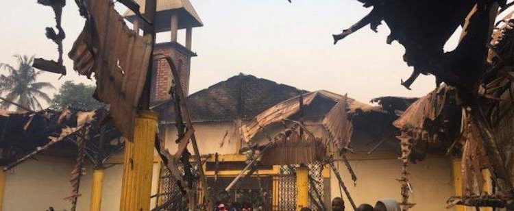 Terrorisme/Burkina Faso : Au moins 5 personnes dont un prêtre tuées dans une Eglise