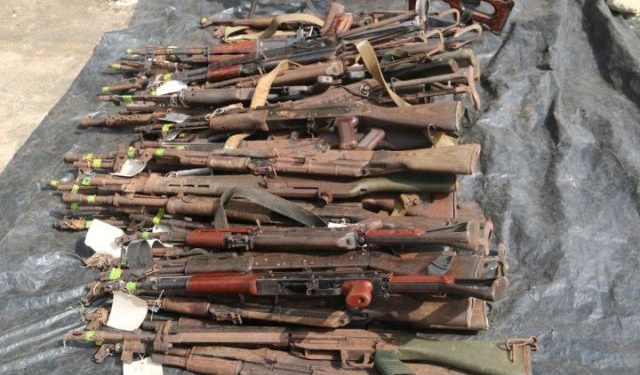 Désarmement: Plusieurs armes collectées par la ComNat-ALPC auprès des civils