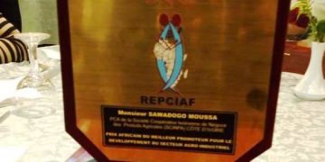 Filière café-cacao : Moussa Sawadogo, Pca de la Scinpa reçoit le Prix Africain de l’Emergence