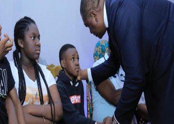 Obsèques de DJ Arafat : Hamed Bakayoko promet de prendre soin de la famille