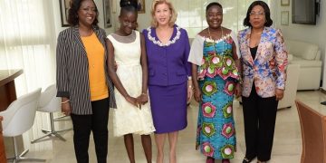 Bachelière à 14 ans : Auriane Gbéri reçue par Dominique Ouattara