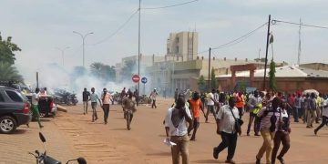 Marche-meeting de l’UAP à Ouagadougou : Des manifestants bravent l’interdiction, la police gaze