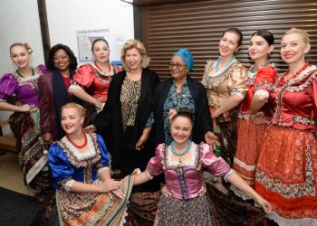 Sommet de Sotchi : Les Premières Dames découvrent la richesse culturelle  de la Russie