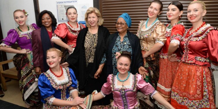 Sommet de Sotchi : Les Premières Dames découvrent la richesse culturelle de la Russie