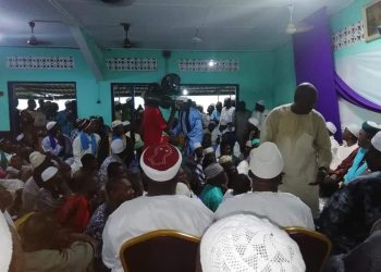 Tafsir 2019 : Des centaines de fidèles communient avec le Cheick Aziz Sarba à Abobo