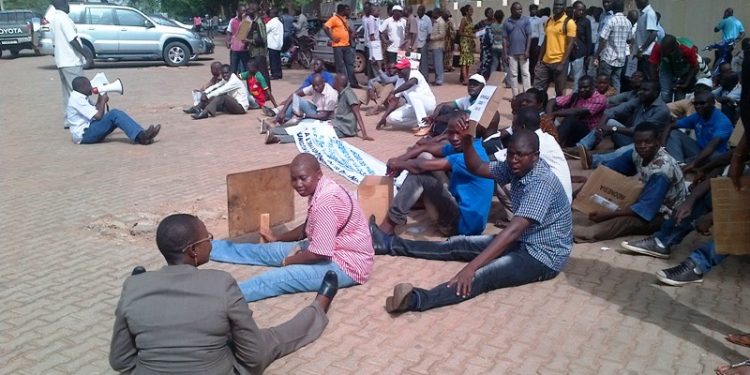 Grève dans les médias d&rsquo;État: Le MPP se dresse contre les grévistes et dénonce un combat politique