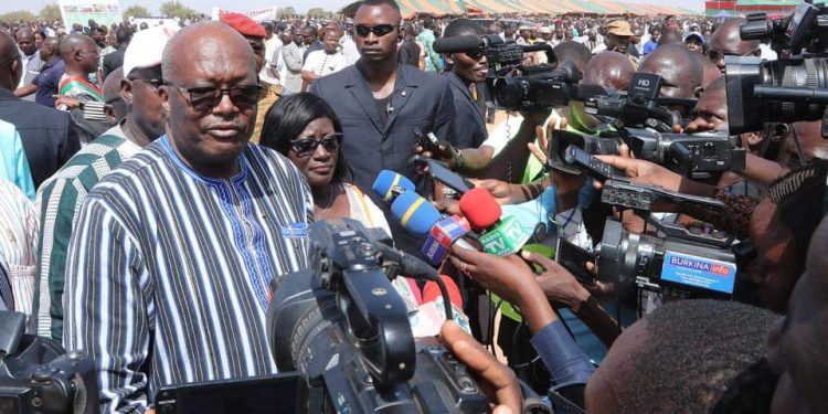 Burkina : 30 morts dans l’attaque d’un convoi minier, la réaction de Roch Kaboré