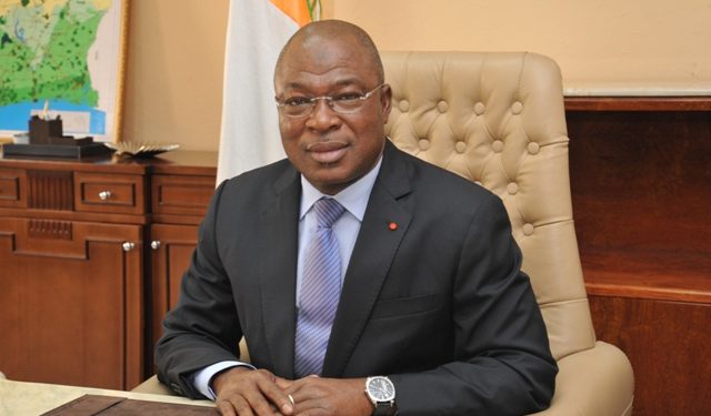 Affaire fraude à la Fonction publique: Le ministère dément et dénonce des  manœuvres visant à « salir » le ministre 