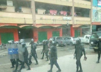 Adjamé: Les commerçants du marché Forum manifestent  contre un projet du maire