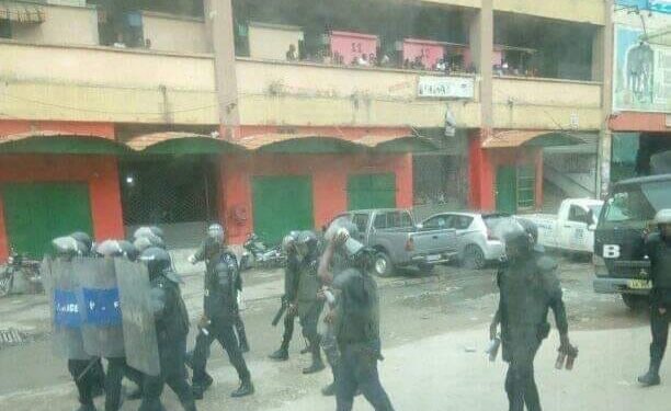 Adjamé: Les commerçants du marché Forum manifestent  contre un projet du maire