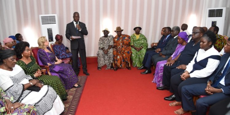 Deuil: La Première Dame traduit les condoléances du couple présidentiel aux Ministres Tchagba et Essis