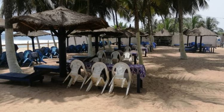 Coronavirus: Les plages de Grand Bassam vides