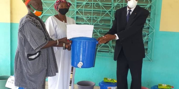 Covid-19: Don de matériel sanitaire de L’ARORCI au Consulat du Burkina à Abidjan