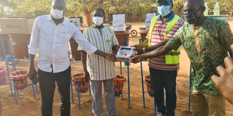 Covid-19 : SONAF BTP offre du matériel de prévention dans plusieurs villages du Kouritenga