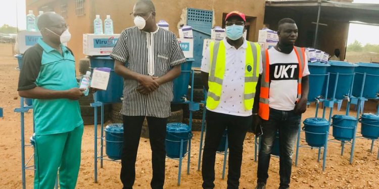 Covid-19: Don de la Sonaf Btp aux gendarmes, policiers et polices municipales de Pouytenga et de Koupela