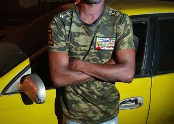 Abobo: Un conducteur de taxi en tenue militaire interpellé en plein couvre-feu