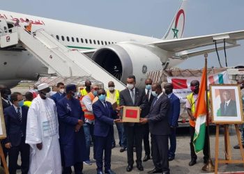 Covid-19 : Arrivée à Abidjan de l&rsquo;aide marocaine composée de 8 millions de masques