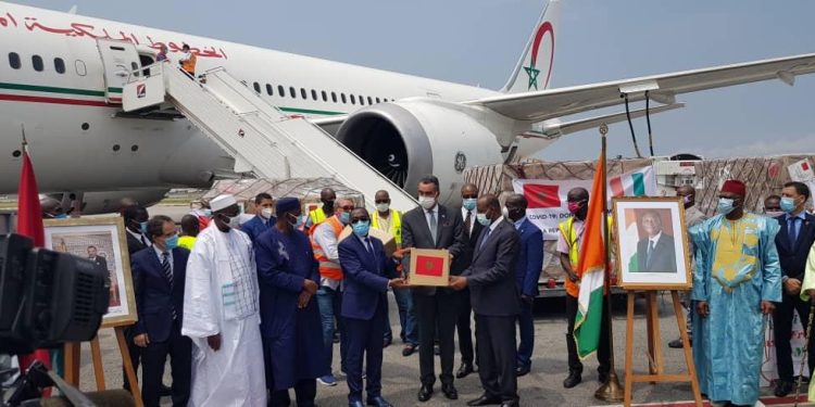 Covid-19 : Arrivée à Abidjan de l&rsquo;aide marocaine composée de 8 millions de masques