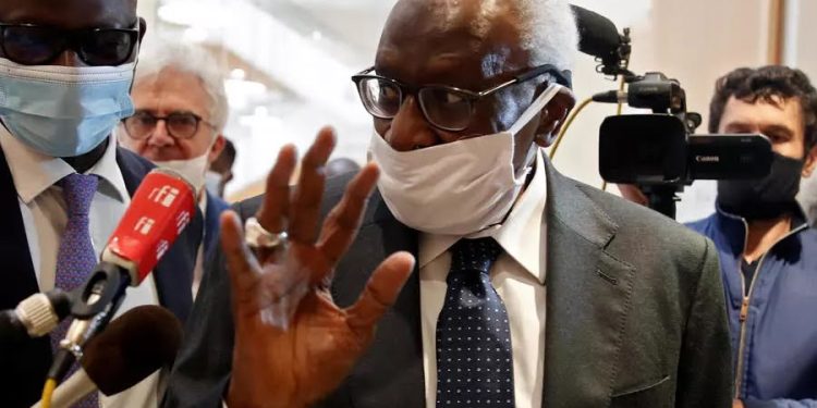 Blanchiment de capitaux: Ouverture à Paris du procès de Lamine Diack