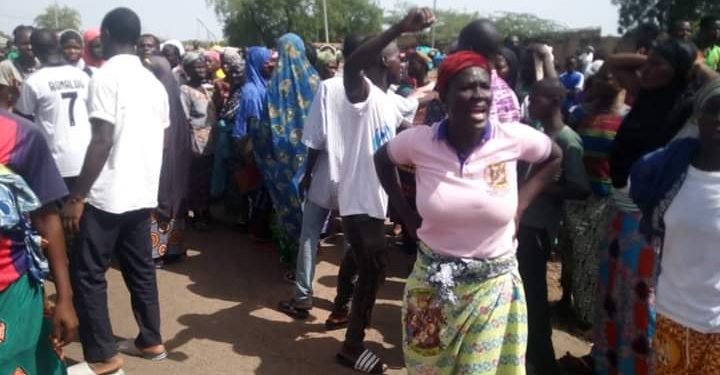 Burkina Faso :Les populations de Pama manifestent contre le terrorisme