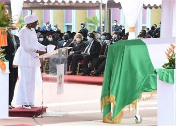 Hommage à Gon: Kandia Camara en larmes salue l’ex-Premier ministre