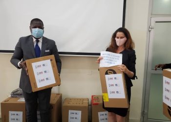 Covid-19 : Les États-unis offrent du matériel informatique à la Cote d&rsquo;Ivoire