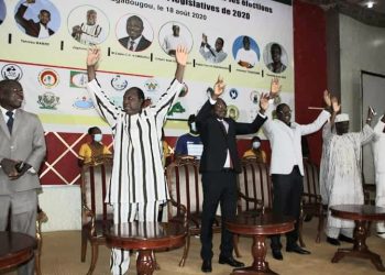 Burkina Faso: 8 candidats à la présidentielle et 22 partis signent un accord pour les élections de novembre