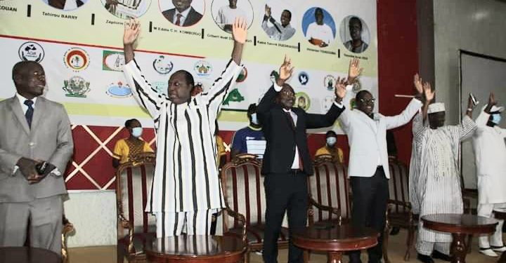 Burkina Faso: 8 candidats à la présidentielle et 22 partis signent un accord pour les élections de novembre