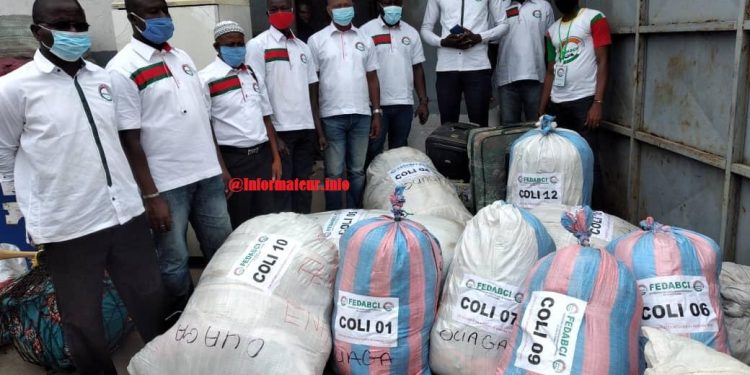 Solidarité avec le Burkina: La FEDABCI offre une tonne de vêtements aux déplacés internes