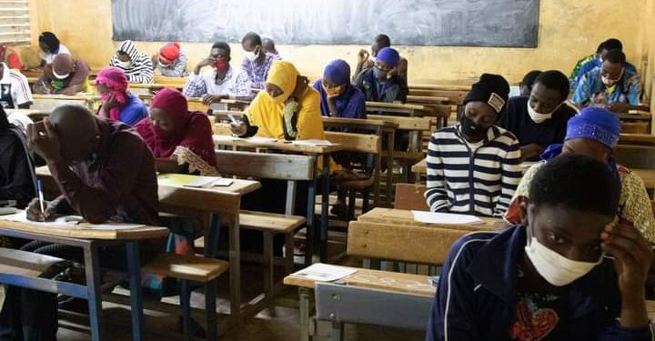 Burkina Faso: 125.805 candidats à l&rsquo;assaut du Bac, les encouragements de Roch Kaboré