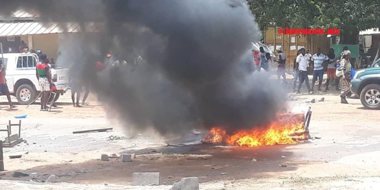 3é mandat de Ouattara : Des manifestations à Adiapoto, la route menant à Dabou paralysée