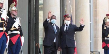 Rencontre avec Macron: Pourquoi Alassane Ouattara s’embrouille tant?
