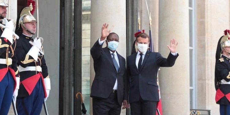 Rencontre avec Macron: Pourquoi Alassane Ouattara s’embrouille tant?
