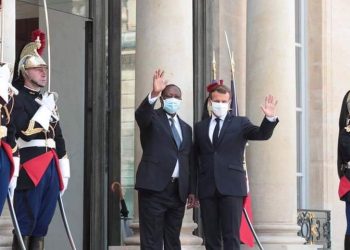 France: Ouattara ravi d’échanger avec son «ami» Macron, les réseaux sociaux dans la polémique