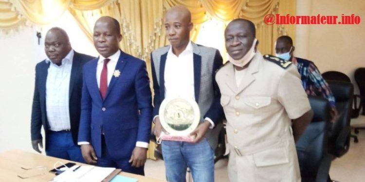 Travail des enfants/Lauréat du Prix agricole du meilleur artisan : Moussa Sawadogo dédie son trophée à Dominique Ouattara